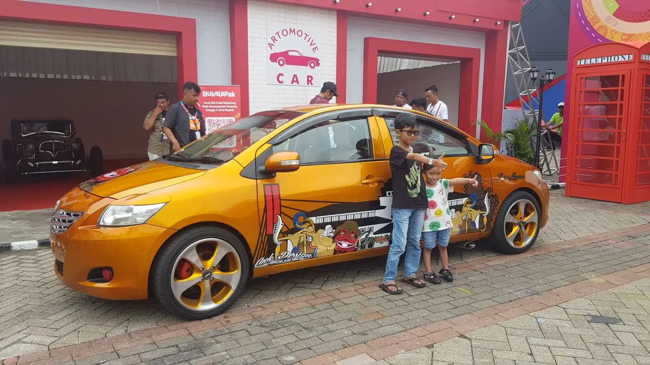 Mobil muka dua