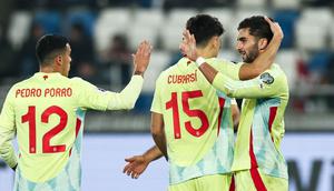 Pemain Spanyol merayakan gol yang dicetak Ferran Torres ke gawang Georgia dalam laga Grup E Kualifikasi Piala Dunia 2026 zona Eropa di Boris Paichadze National Stadium, Tbilisi, Sabtu (15/11/2025). (Giorgi ARJEVANIDZE / AFP)