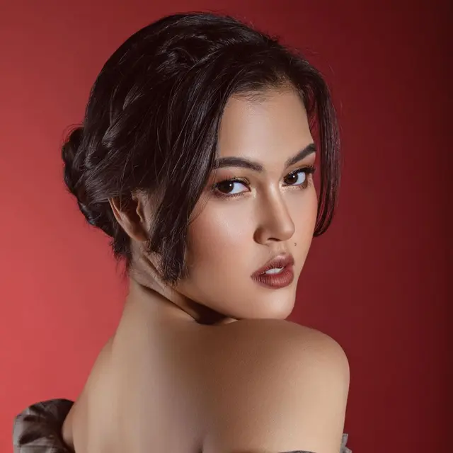 6 Pesona Rebecca Tamara, Sepupu Megan Domani yang Curi Perhatian