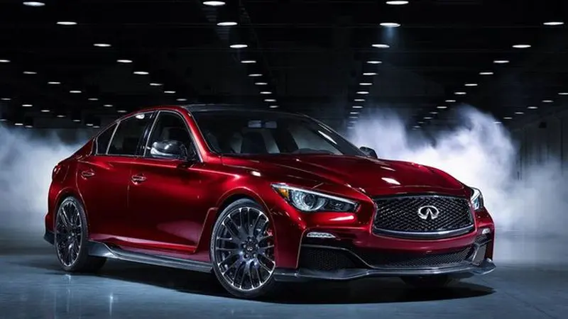 Infiniti Q50 Eau Rouge, Sportcar Hand Made Pertama Nissan