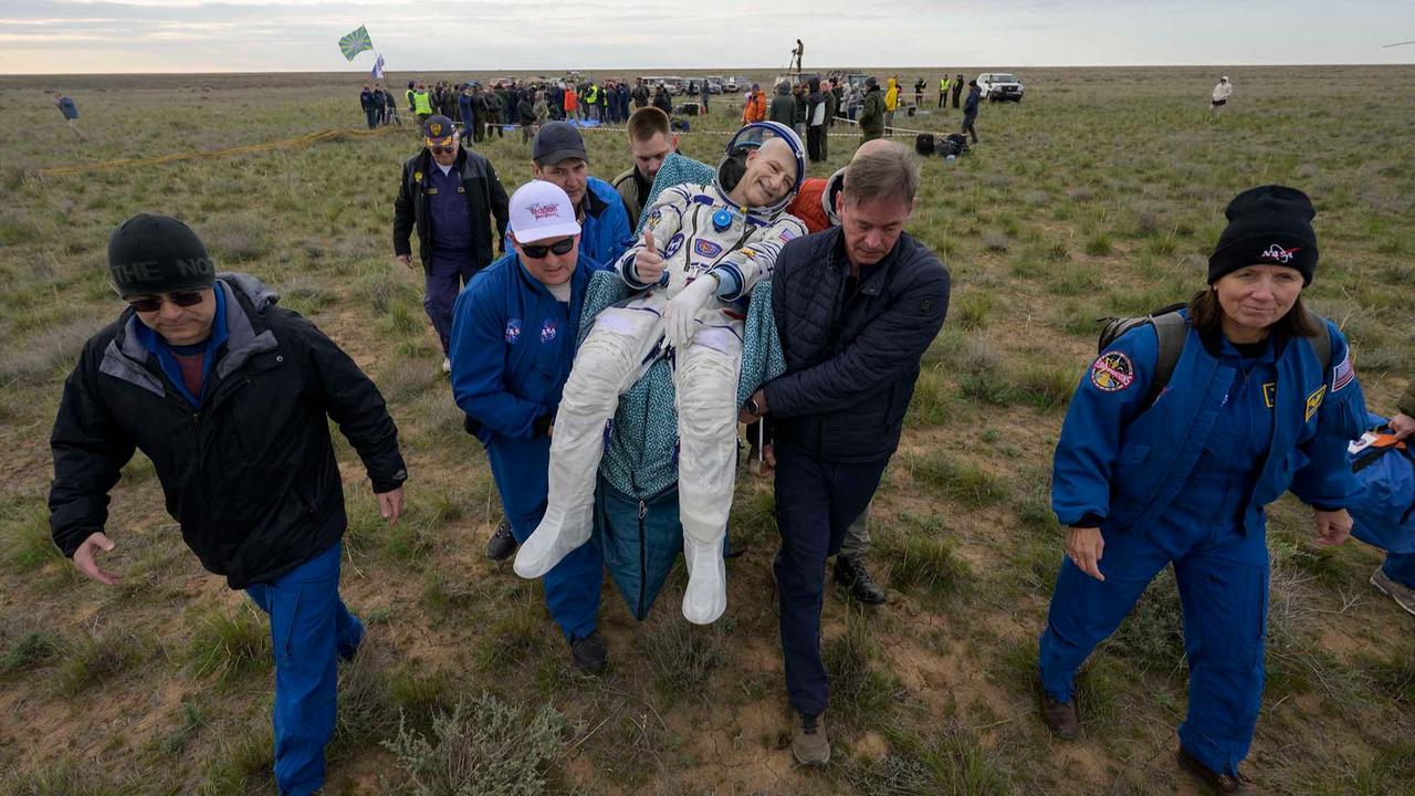 Detik-Detik Menegangkan saat Awak Soyuz MS-26 Mendarat di Bumi