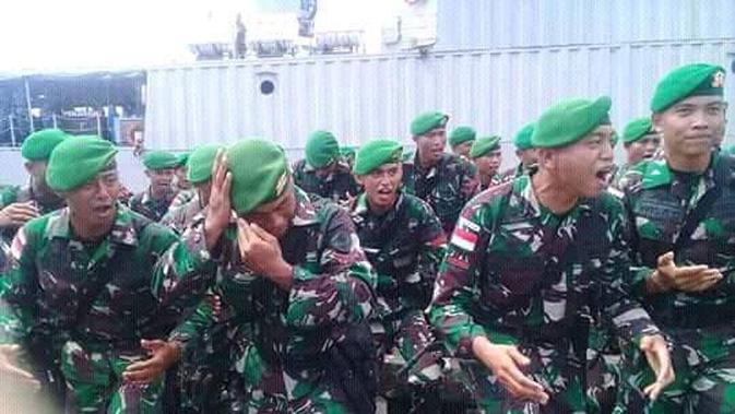 Sejumlajh prajurit TNI AD Yonif 725 Woroagi sebelum diberangkatkan di Papua, November 2018.(Liputan6.com'Ahmad Akbar Fua)