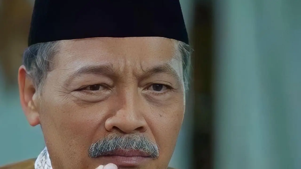 Eeng Saptahadi (https://www.instagram.com/p/ColhoHNJn_Q/)