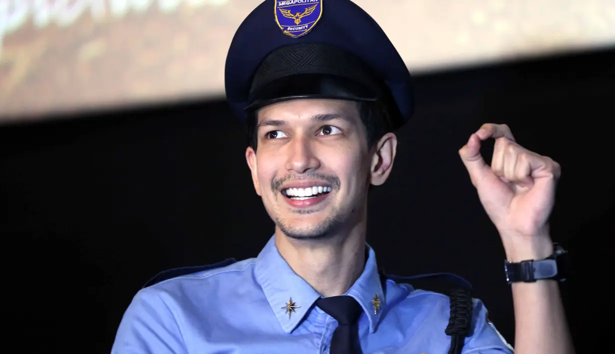 Keterlibatan Indro dalam film itu membuat keraguan Dimas akhirnya hilang. Apalagi belum tentu ia mendapat kesempatan bisa kembali bermain bareng komedian senior tersebut. (Nurwahyunan/Bintang.com)