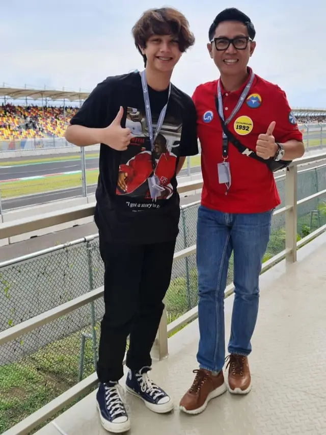 Potret 7 Artis Nonton Langsung MotoGP Mandalika 2022, Anak Eko Patrio Curi Perhatian