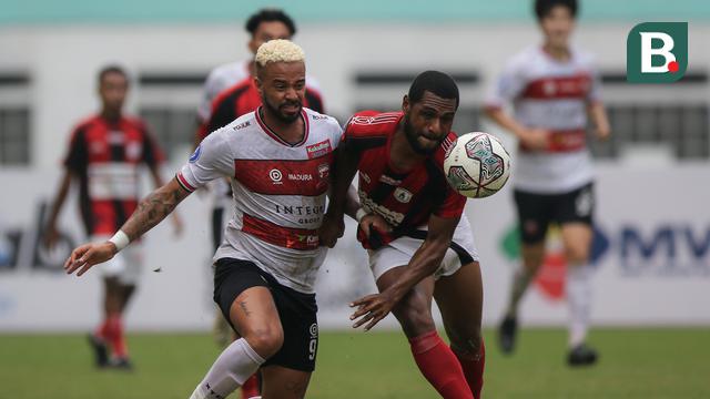 Foto: Dua Kali tertinggal, Persipura Akhirnya Imbangi Madura United 2-2 di BRI Liga 1