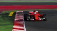 Sebastian Vettel, menyudahi hari ketiga tes pramusim F1 2017 di Barcelona, Kamis (9/3/2017), dengan mencatat waktu lap tercepat. (Bola.com/Twiiter/F1)
