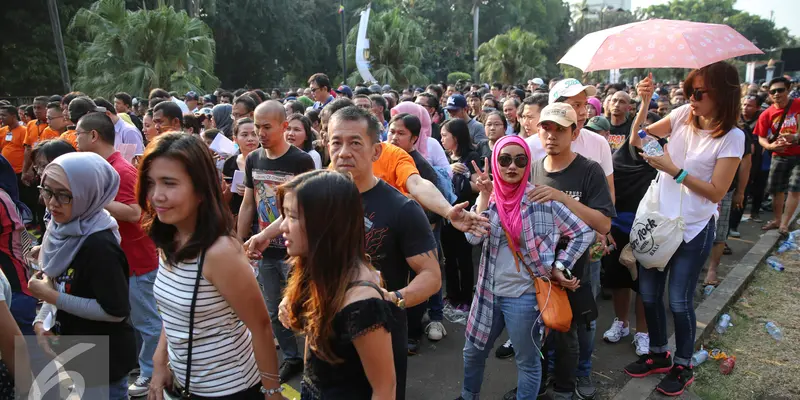 20150911- Fans Bon Jovi Banjiri Kawasan SUGBK-Jakarta