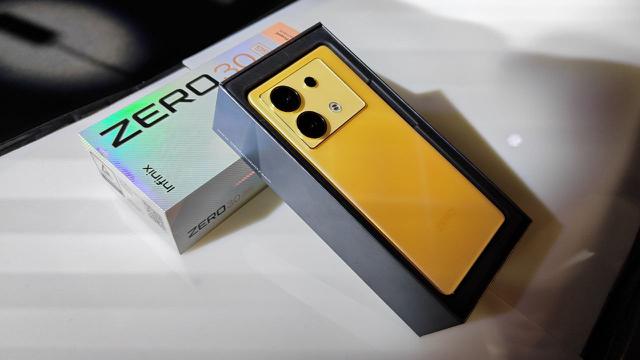 Infinix Zero 30. Liputan6.com/Agustinus Mario Damar