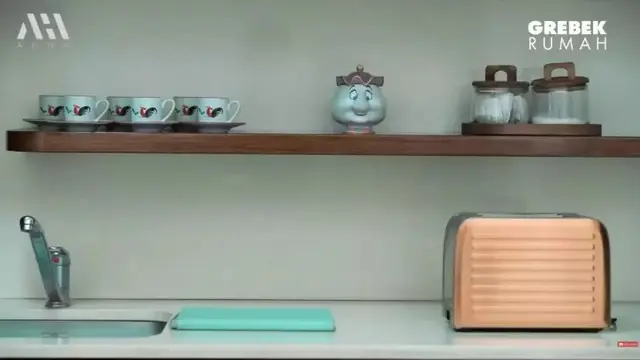 Sudah Punya Rumah Mewah Rp12 Miliar, Begini Potret Dapur Mewah Fuji yang Kaya Ornamen Kayu