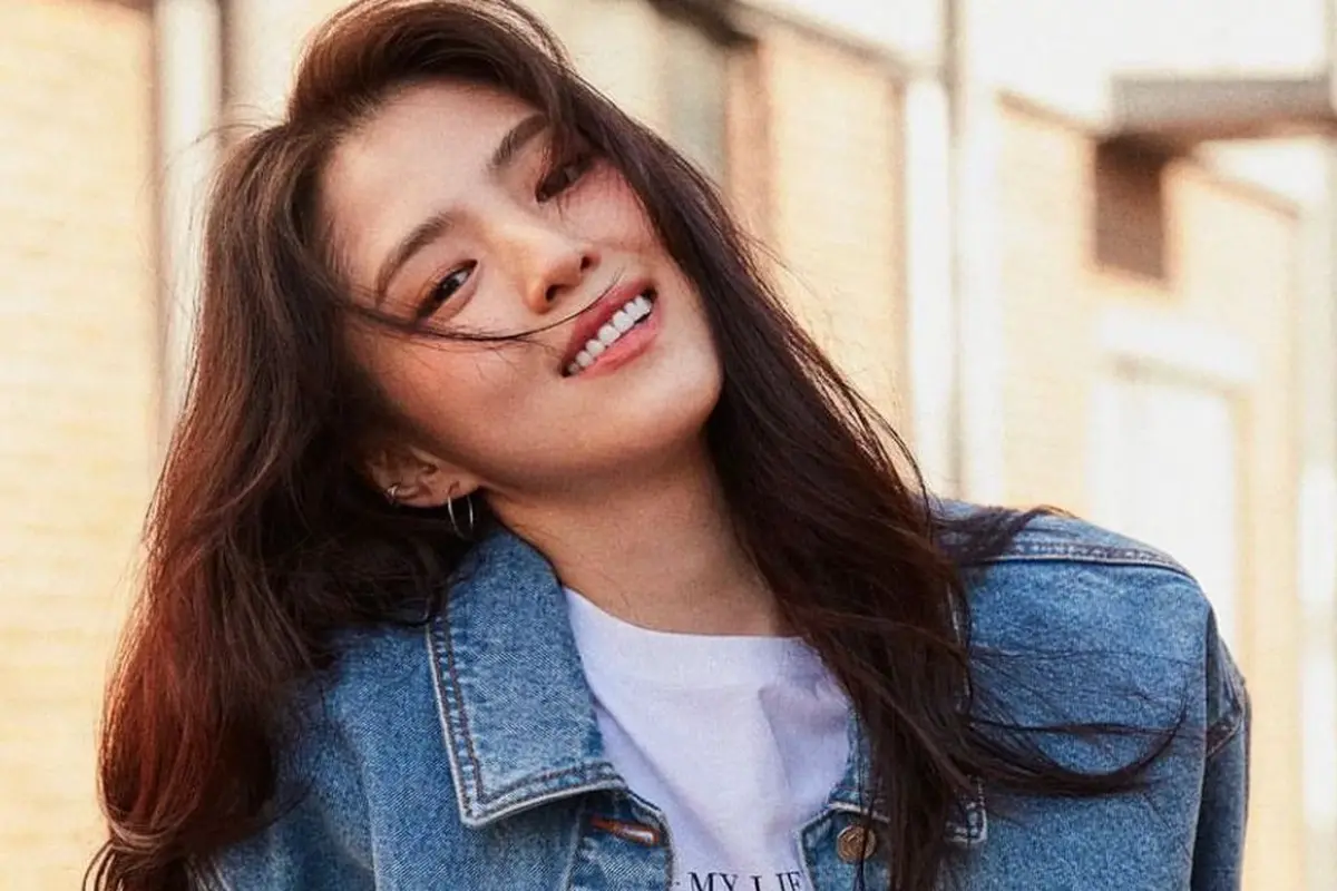 Sosok Han So Hee yang akan beradu akting bersama Song Hye Kyo di drama Korea terbaru berjudul The Price of Confession.