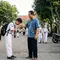 Peran Ayah Mengantar Anak Hari Pertama Masuk Sekolah: Membangun Fondasi Pendidikan