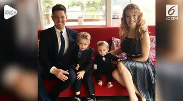 Michael Buble memutuskan pensiun dari dunia musik. Alasannya tersebut dikarenakan ia ingin fokus merawat anaknya yang didiagnosis menderita kanker hati.