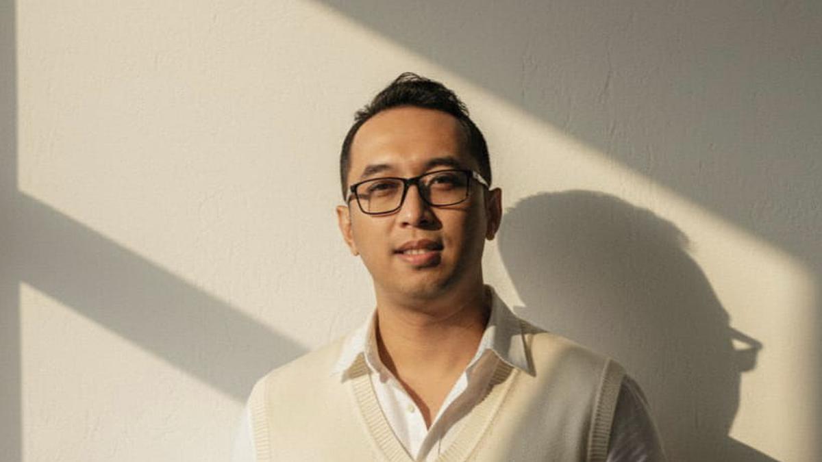 Penyanyi Mada Rekam Lagu Religi Di Antara Menara Nabawi, Ekspresikan Rasa Rindu Tanah Suci