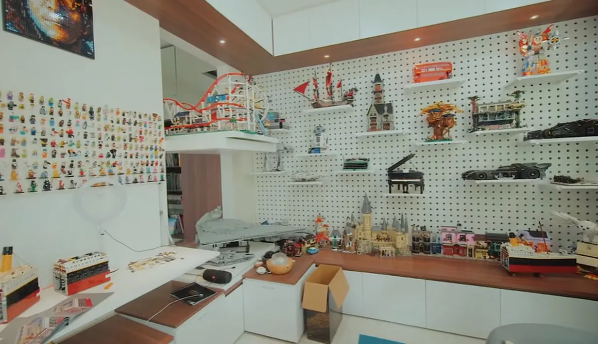 Rumah Ernest Prakasa (Youtube/Raditya Dika)