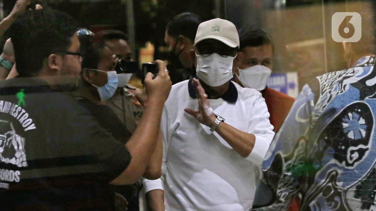 KPK Jemput Paksa Wali Kota Ambon Richard Louhenapessy