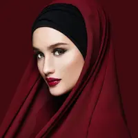 Cinta Laura tampil cantik dengan hijab merah mirip dengan perempuan Timur Tengah (instagram/claurakhiel)