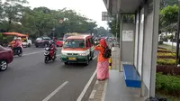 Para sopir angkot di Kota Bandung, Jawa Barat, belakangan ini kerap mengeluhkan sepinya penumpang. (Liputan6.com/Huyogo Simbolon)