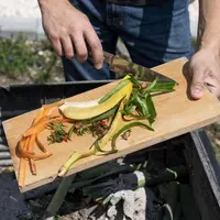 Sampah makanan bisa disulap menjadi biofuel yang bisa dimanfaatkan kembali. (Foto: Freepik/freepik)