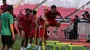 Pemain tengah timnas Indonesia, Egy Maulana Vikri (kanan) saat latihan jelang laga perdana Piala AFF 2022 di Stadion Utama Gelora Bung Karno, Jakarta, Selasa (20/12/2022). Timnas Indonesia akan melakoni laga perdana turnamen Piala AFF 2022 melawan Kamboja pada Jumat (23/12) di SUGBK. (Liputan6.com/Helmi Fithriansyah)