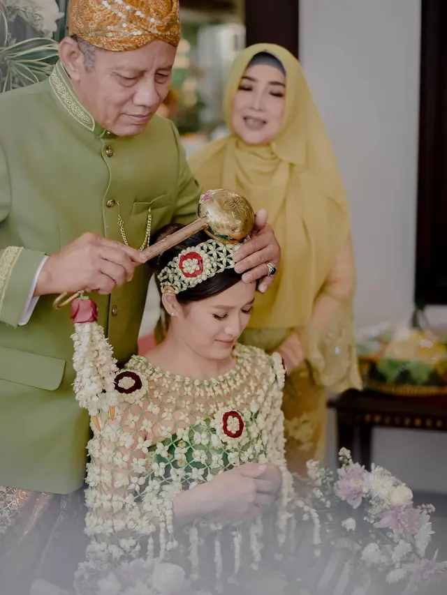 Pesona 6 Artis Saat Siraman Jelang Pernikahan, Auranya Terpancar