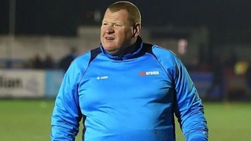 Kiper Sutton United, Wayne Shaw 