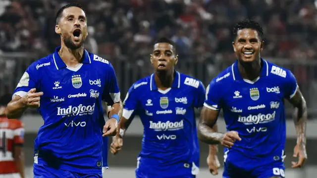 Madura United Vs Persib Bandung.