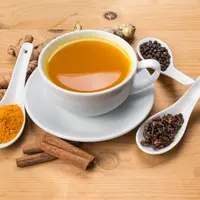 ilustrasi jamu jahe kunyit/ThamKC/Shutterstock