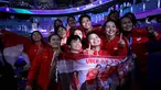 Tim Uber Indonesia melakukan selebrasi setelah menang melawan Korea Selatan dalam pertandingan semifinal tunggal putri di turnamen bulu tangkis Piala Thomas dan Uber di Chengdu, provinsi Sichuan, China, 4 Mei 2024. (WANG Zhao/AFP)