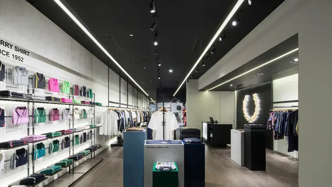 Fred Perry yang baru saja memperkenalkan konsep baru di store/dok. Fred Perry