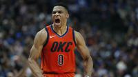 Selebrasi Russell Westbrook saat membantu Thunder menang atas Mavericks di lanjutan NBA (AP)