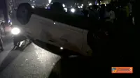 Supir Mengantuk, Taksi Tabrak Pembatas Jalur Flyover