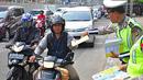 Menurut Kepala Subdit Pendidikan dan Rekayasa Lalulintas Polda Metro Jaya Ajun Komisaris Besar Polisi Warsinem, pembagian ini merupakan bagian dari Operasi Ketupat Jaya 2014, Jakarta, Jumat (18/07/2014)(Liputan6.com/Faizal Fanani)