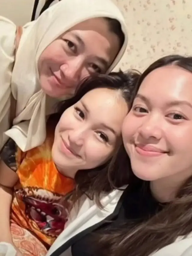 Dinar Salsha dan Ayu Ting Ting