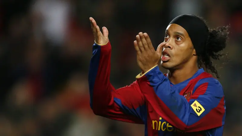 Ronaldinho Jawab Kemungkinan Jadi Pelatih