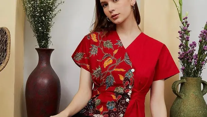 Diary Fimela: Sinergi Offline dan Online Jadi Kunci UMKM Batik Lokal Nayara Tetap Eksis di Tengah Pandemi