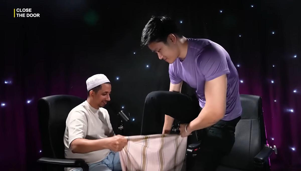 Dapat Sarung dari Habib Jafar, Azka Corbuzier Nyeletuk 'Kalau Aku Pakai Gak Log In Kan?'