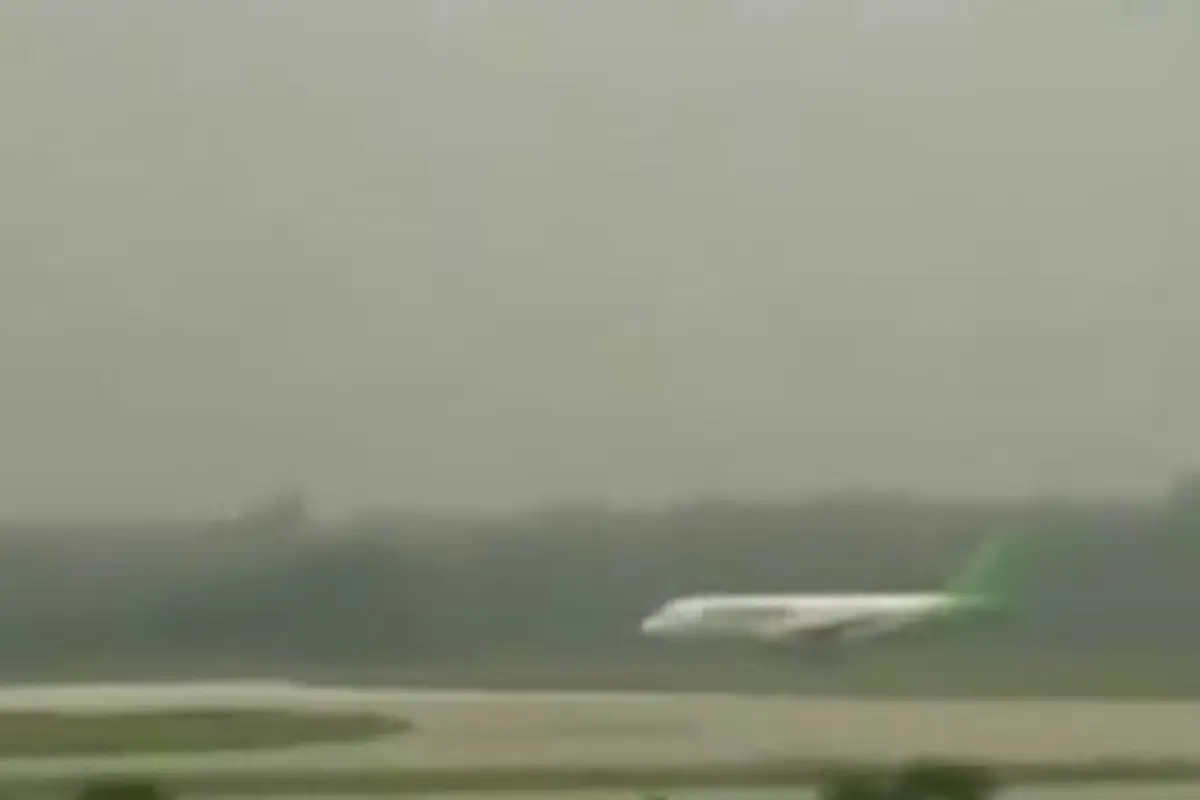 (lip6 Petang) Bandara lumpuh akibat kabut asap-140918 