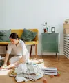 Manfaatkan waktu akhir pekan untuk menata rumah dengan metode KonMari yang membantu memilah barang berdasarkan kebutuhan dan nilai yang dirasakan. (Foto/Dok: Pexels)