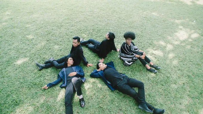 Band Good Morning Everyone. (ist)