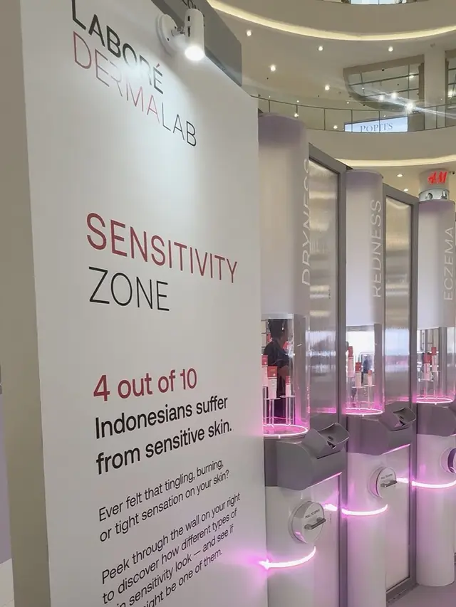 LABORÉ DERMALAB dengan berbagai aktivitas menarik salah satunya Microbiome Check-Up. [Anisha/Fimela]