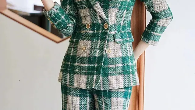 Inspirasi Model Jas Wanita Modern dan Elegan