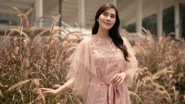 Koleksi ATVEZZO x Syahnaz Sadiqah Tampilkan Warna yang Cerminkan Karakter dan Kenikan Perempuan Indonesia