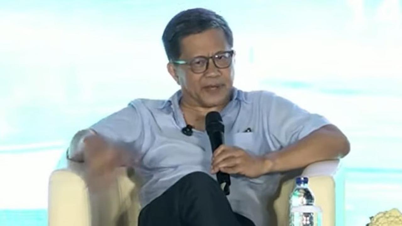 VIDEO: Tajam Rocky Gerung Sindir Orang Kota, Bandingkan Bau Petai & Parfum Chanel