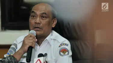 Ketua KNKT Soerjanto Tjahjono memberi keterangan terkait perkembangan investigasi Lion Air PK-LQP di Kantor KNKT, Jakarta, Kamis (21/3). KNKT memberi penjelasan terkait isi Cockpit Voice Recorder (CVR) Lion Air PK-LQP. (merdeka.com/Iqbal Nugroho)