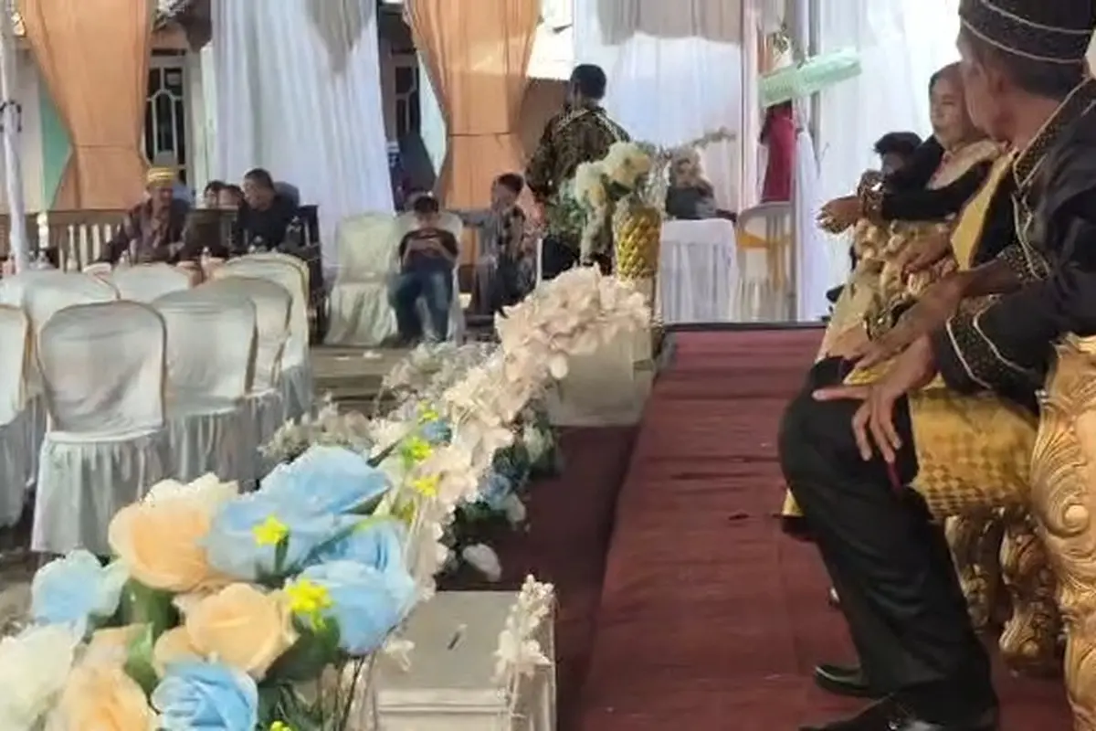 Pesta Pernikahan di Lampung Selatan diserbu tawon vespa