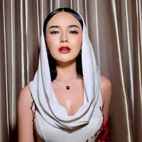 Sebagai pemeran utama, Amanda Manopo tampil menawan di premiere film Indigo yang akan rilis [@philipekarunia]