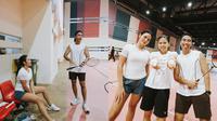 7 Potret Greysia Polii Latih Badminton Raisa dan Vidi Aldiano, Penuh Keseruan (Sumbar: Instagram/vidialdiano)