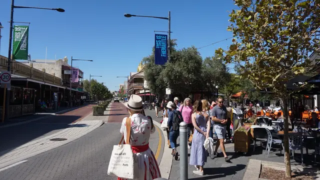 Turis memadati kawasan komersial di distrik Fremantle Australia Barat (Liputan6.com/Happy Ferdian)