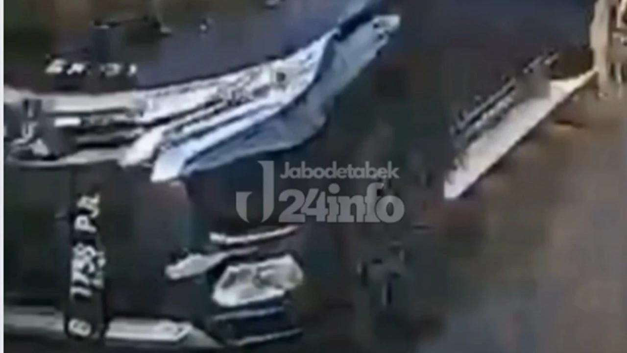 Pajero tabrak lari di kalimalang